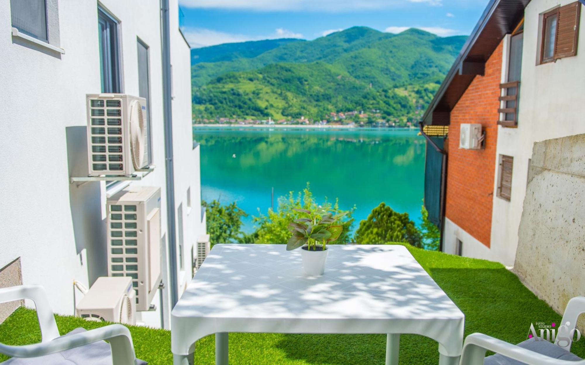 Royal Terrace Apartments Konjic Eksteriør billede